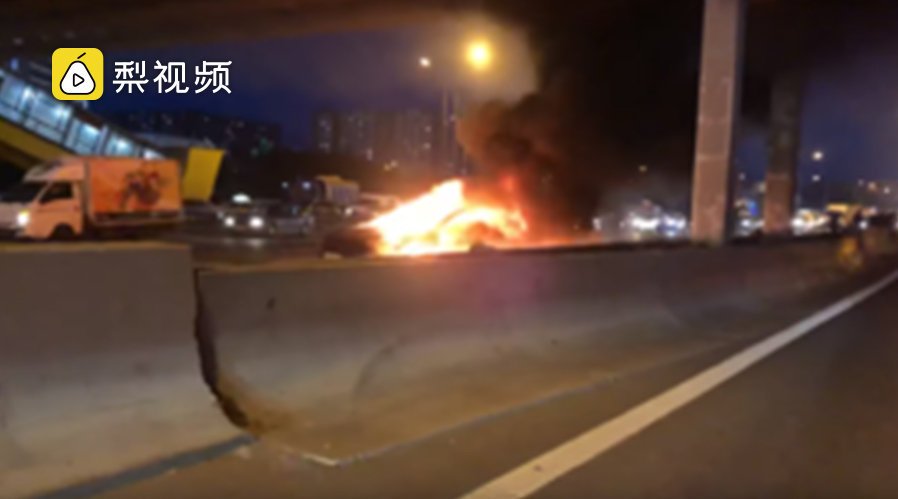 美國特斯拉撞車起火致三死事件深度解析，特斯拉撞車起火事件深度解析，悲劇背后的原因與啟示