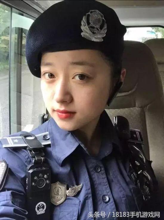 哈爾濱巡邏隊(duì)警官因酷似陳偉霆走紅，哈爾濱巡邏警官因神似陳偉霆成網(wǎng)紅