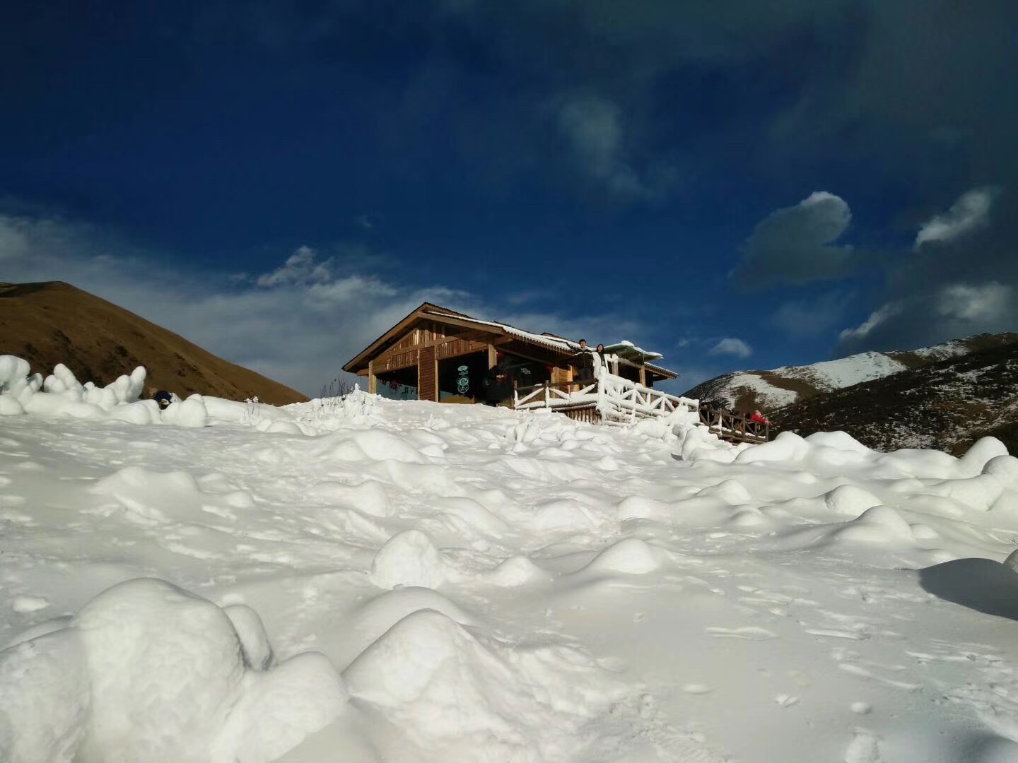 去哪里看雪最好最便宜——探索經(jīng)濟(jì)實(shí)惠的賞雪勝地，探索性?xún)r(jià)比最高的賞雪勝地，去哪里看雪最好又最便宜？