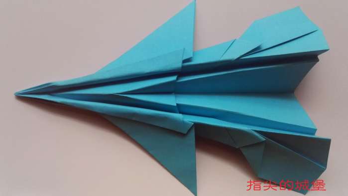 F-22戰(zhàn)斗機(jī)折紙教程，F(xiàn)-22戰(zhàn)斗機(jī)折紙教程，一步步教你折出精美戰(zhàn)機(jī)模型