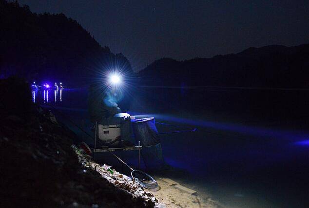 三大公認(rèn)最好的夜釣燈，探索夜間垂釣的神秘之光，三大夜間垂釣神器，夜釣燈探索神秘之光