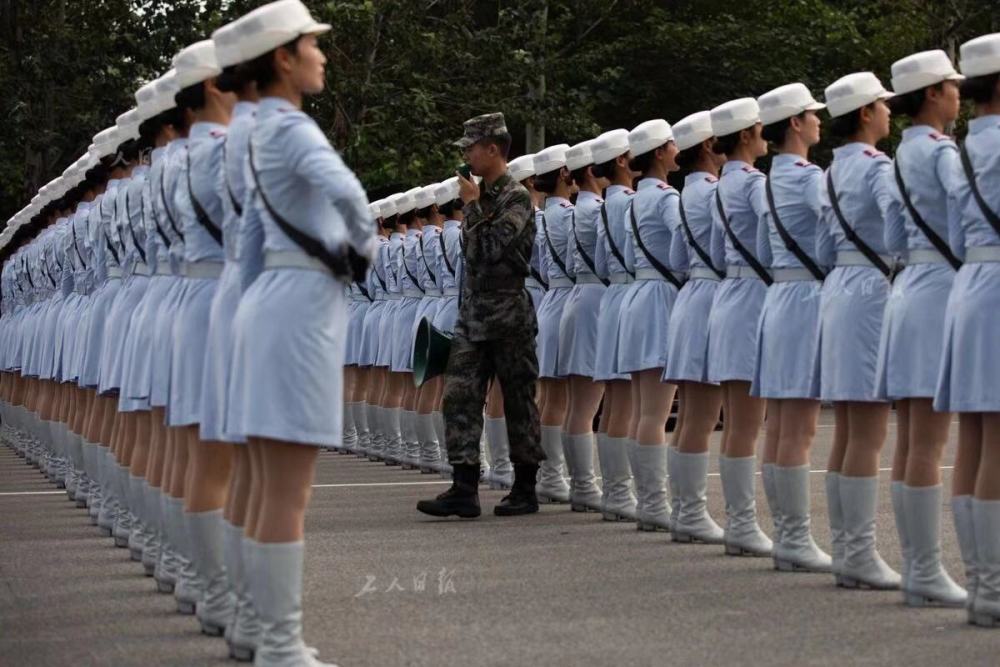 國慶70周年大閱兵女兵方隊視頻，展現(xiàn)巾幗英雄的風采，國慶70周年大閱兵女兵方隊，巾幗英雄的風采展現(xiàn)視頻欣賞