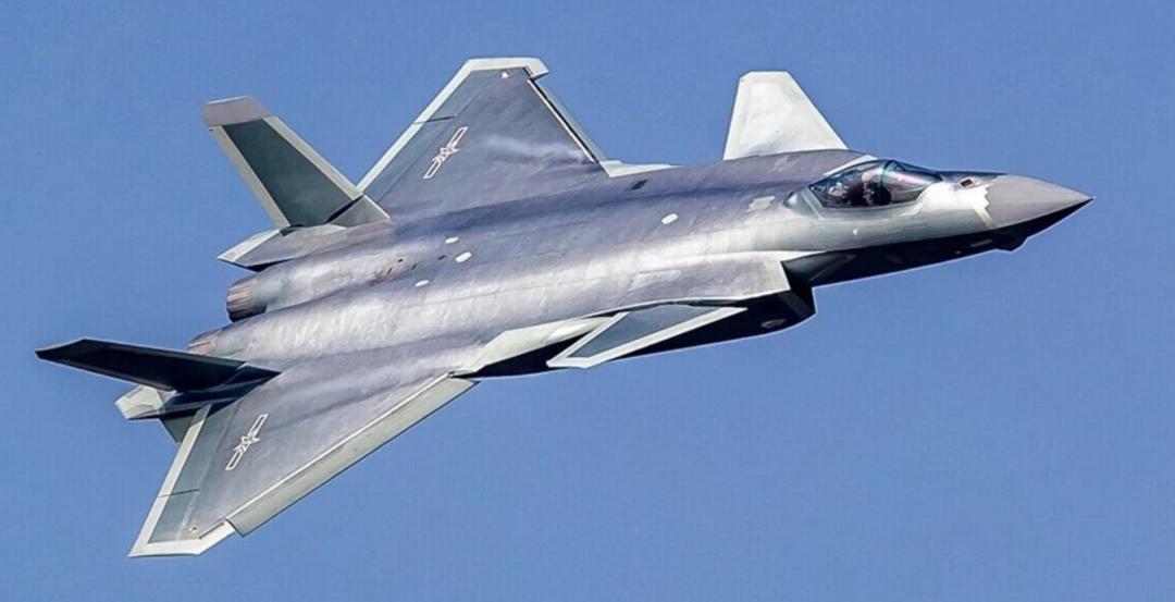 F-22戰(zhàn)斗機(jī)簡介，空中霸主的無與倫比的性能，F(xiàn)-22戰(zhàn)斗機(jī)，空中霸主的無匹性能簡介